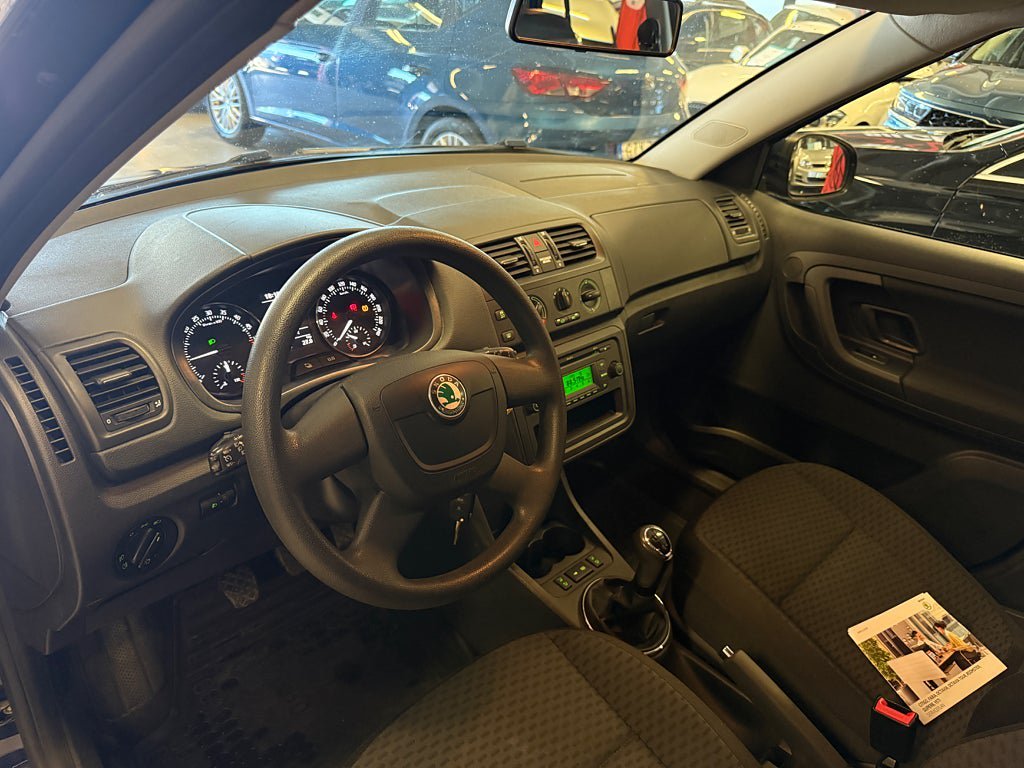 Vehicle Image 13