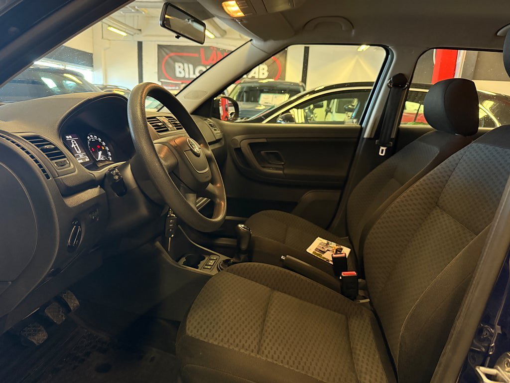 Vehicle Image 14