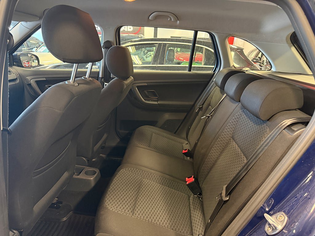 Vehicle Image 16