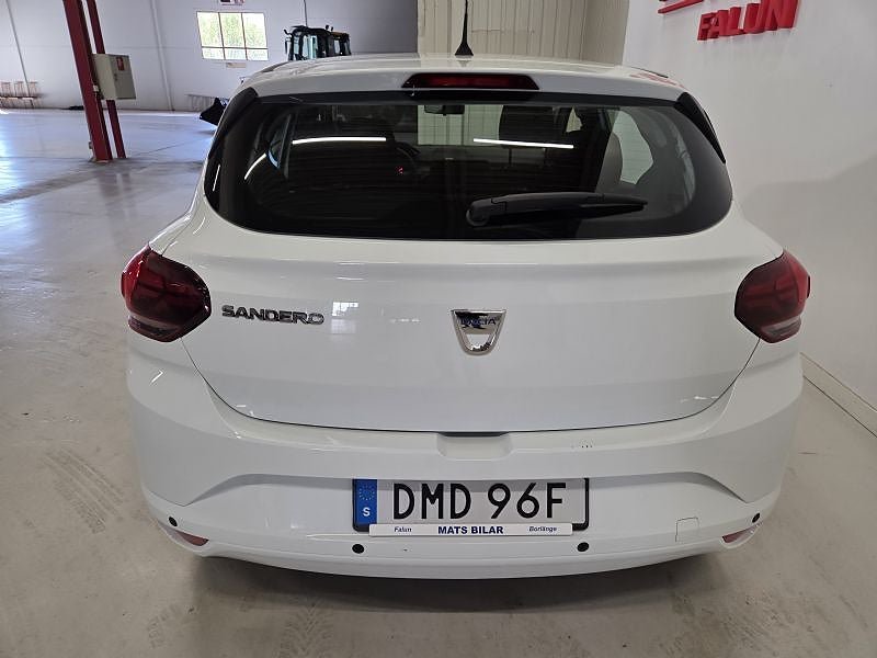 Vehicle Image 8
