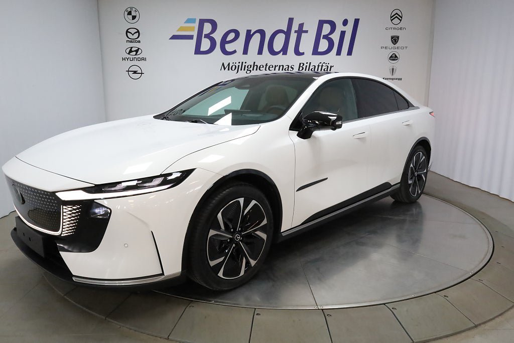Vehicle Image 4
