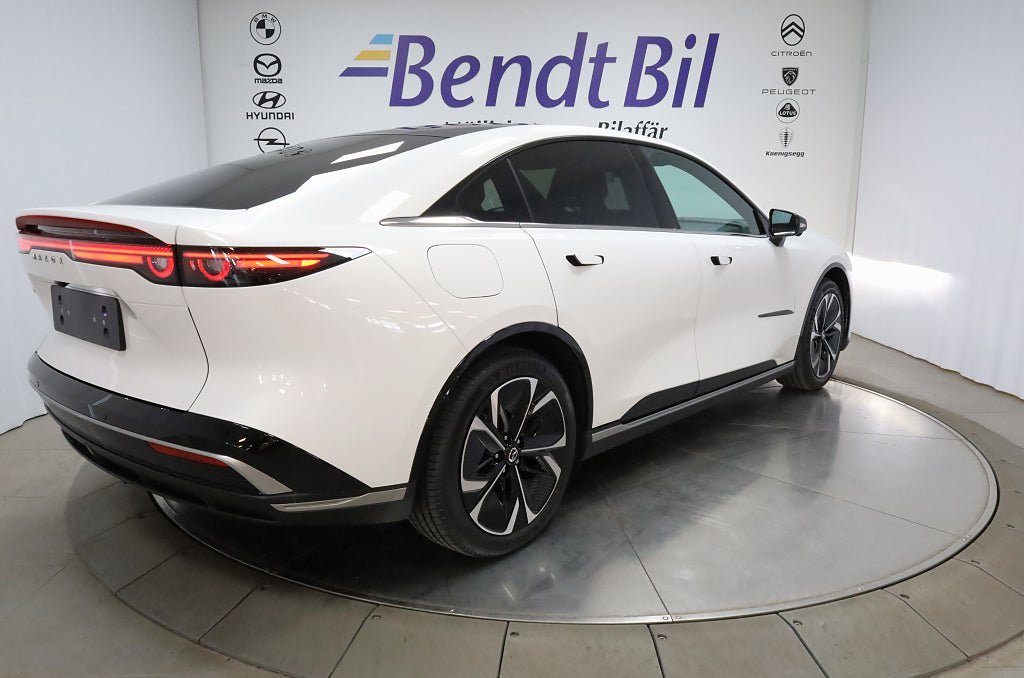 Vehicle Image 19