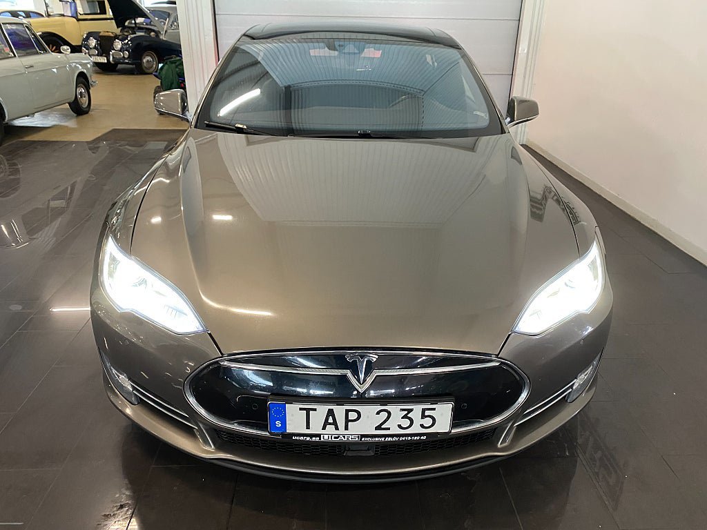 Vehicle Image 8