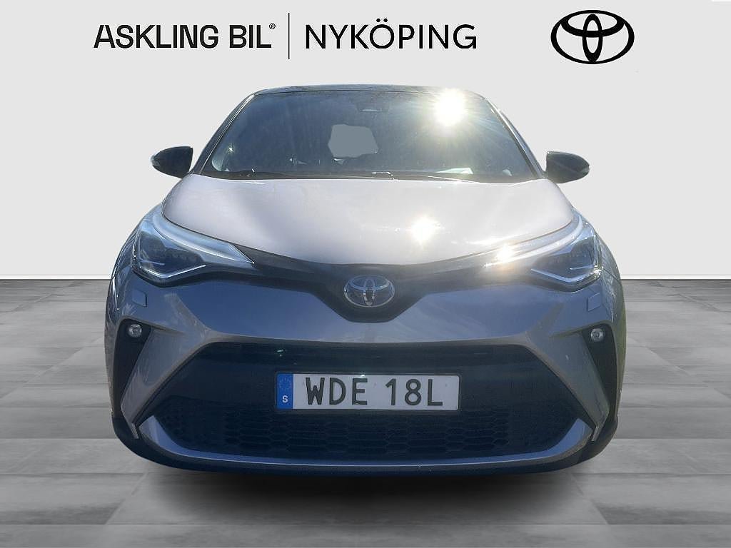 Vehicle Image 6