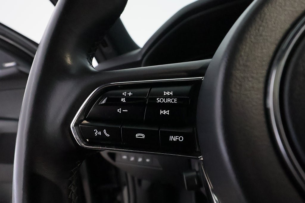 Vehicle Image 23