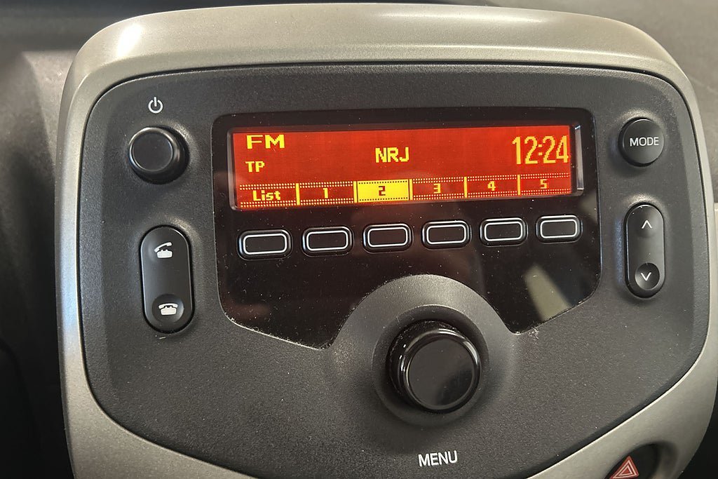 Vehicle Image 14
