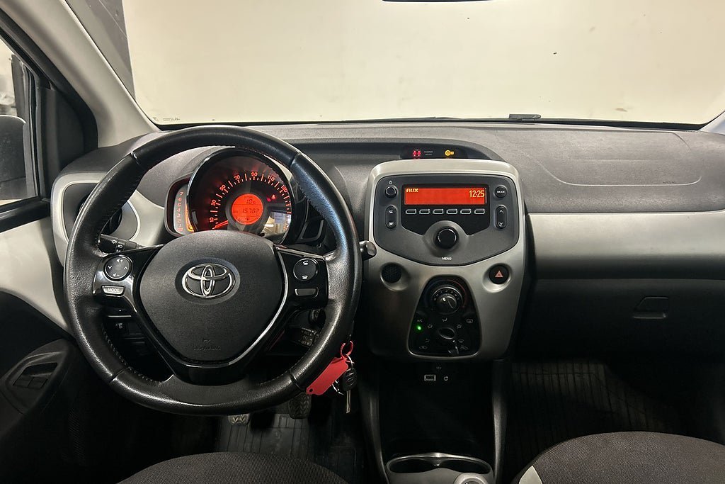 Vehicle Image 19
