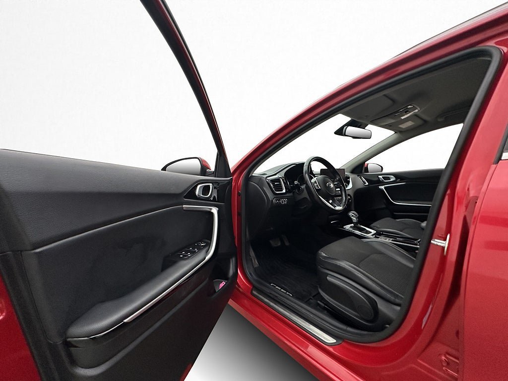 Vehicle Image 12
