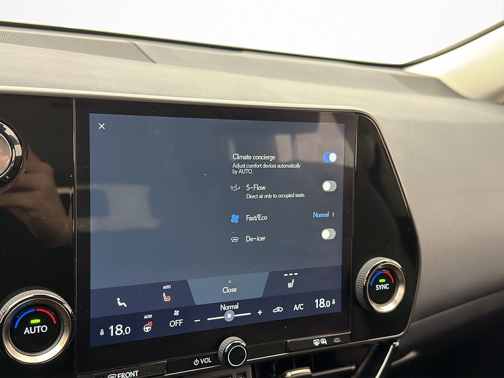 Vehicle Image 25