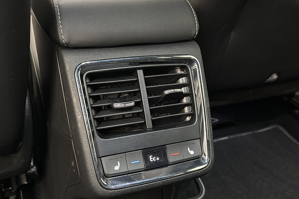 Vehicle Image 28