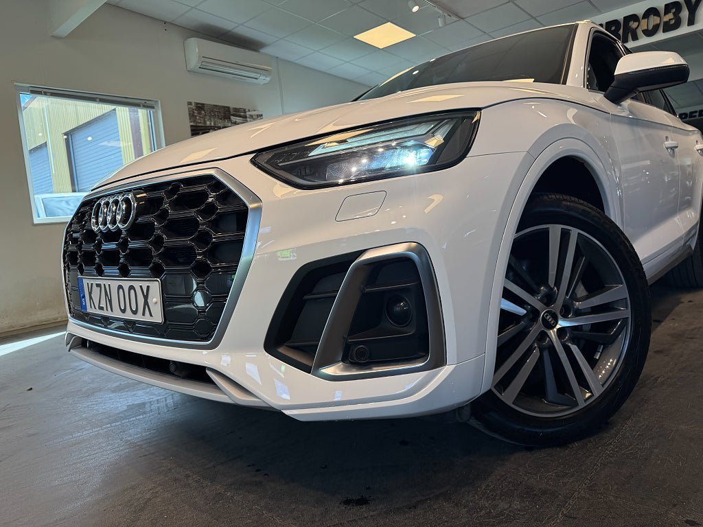 Vehicle Image 6