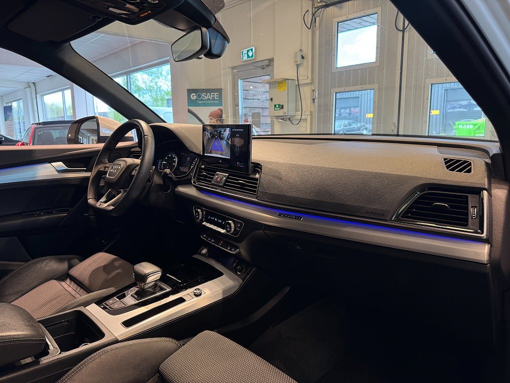 Vehicle Image 9