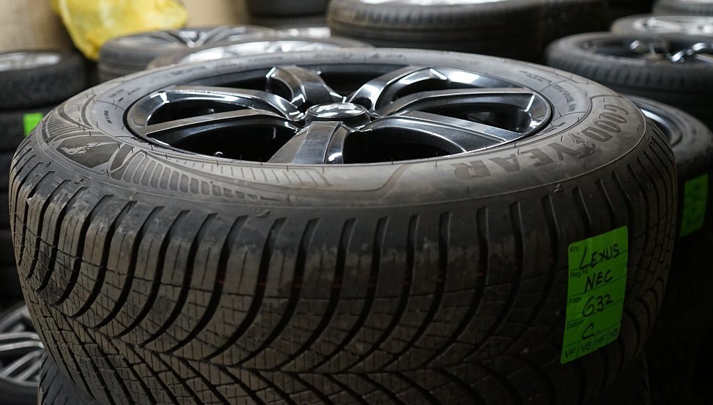 Vehicle Image 10