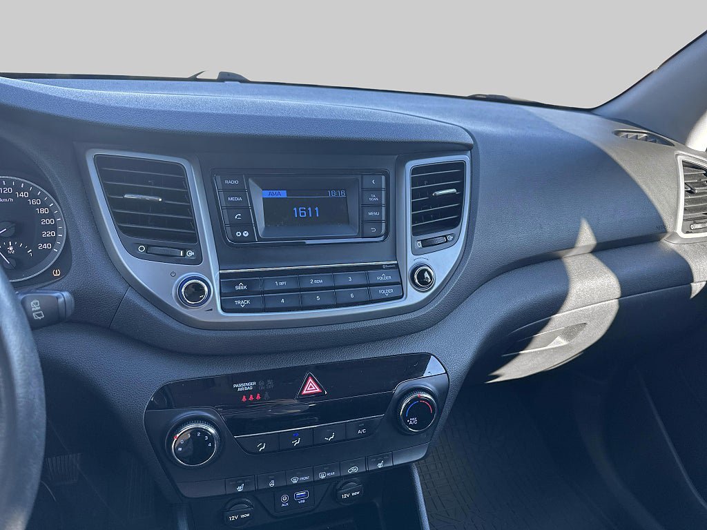 Vehicle Image 18