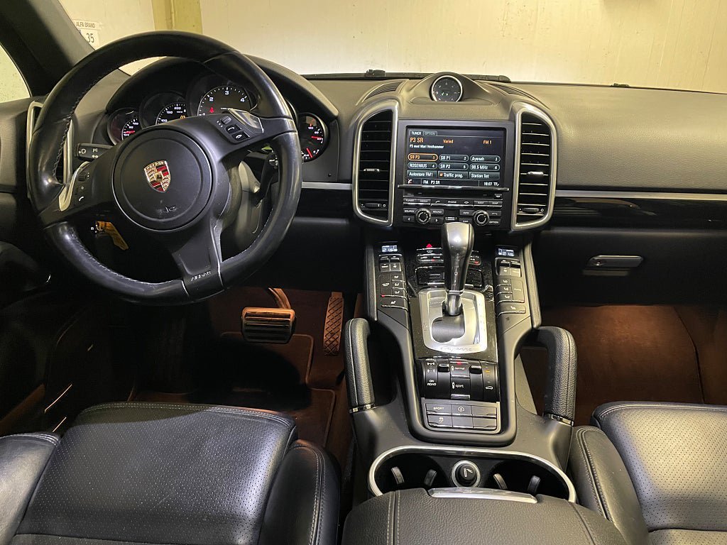 Vehicle Image 12