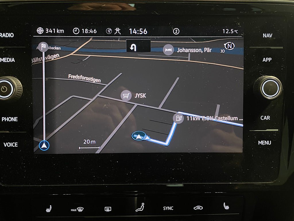 Vehicle Image 18