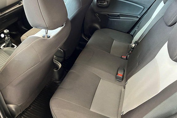 Vehicle Image 13