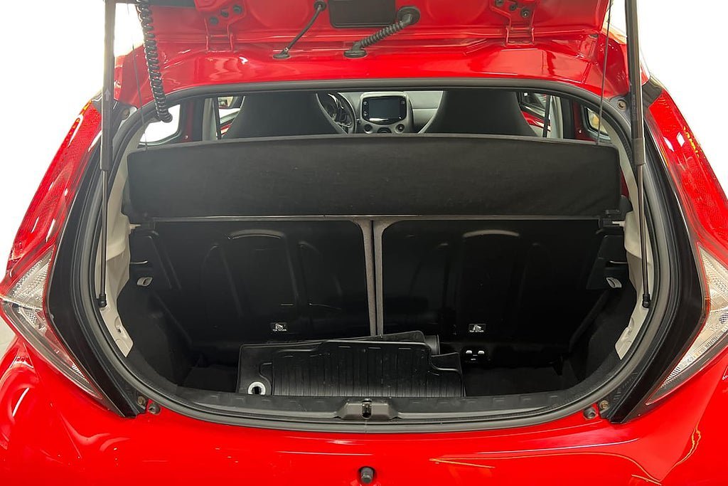 Vehicle Image 9