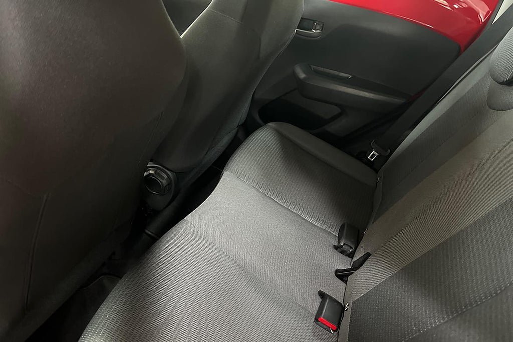 Vehicle Image 10