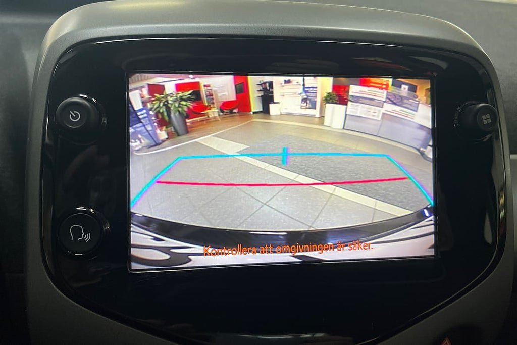 Vehicle Image 12