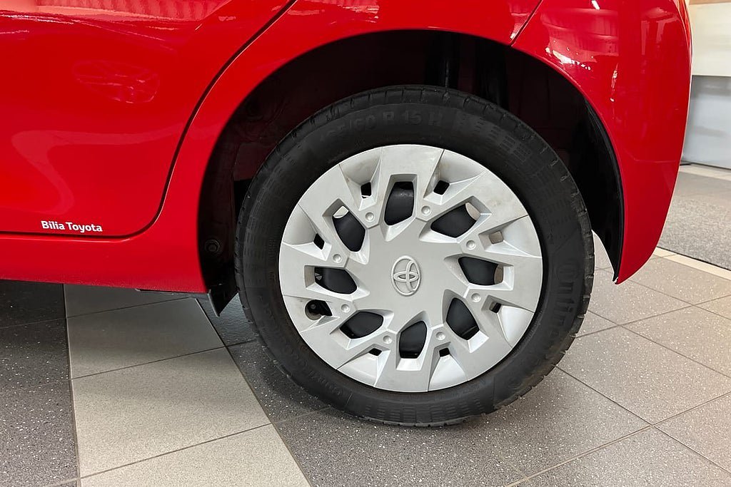 Vehicle Image 14