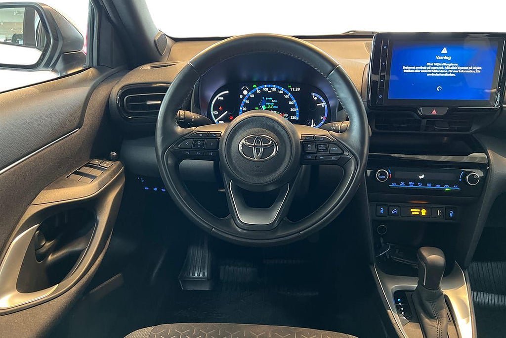 Vehicle Image 10