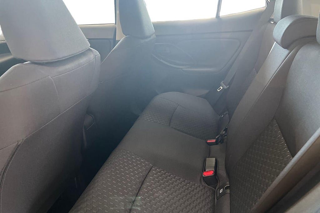 Vehicle Image 11