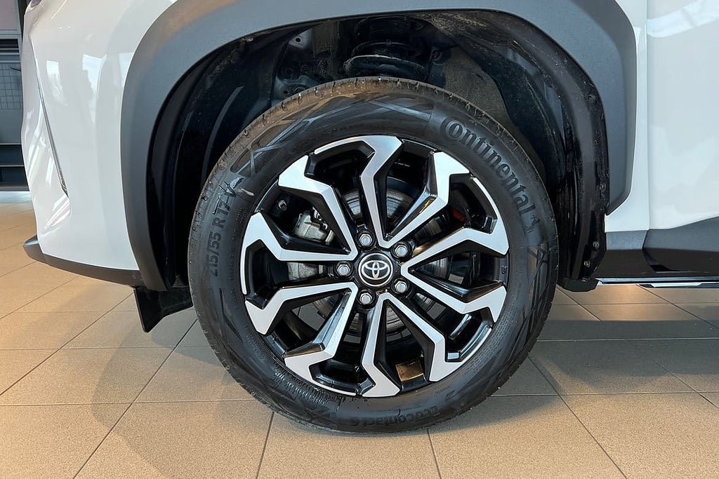 Vehicle Image 16