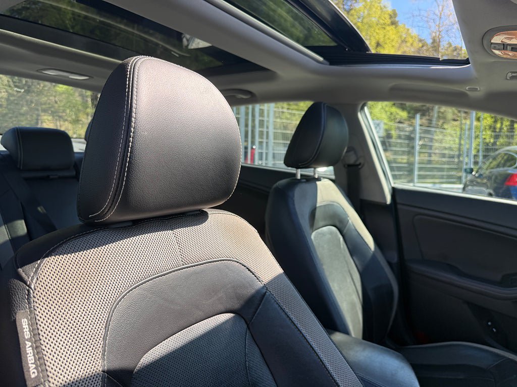 Vehicle Image 12