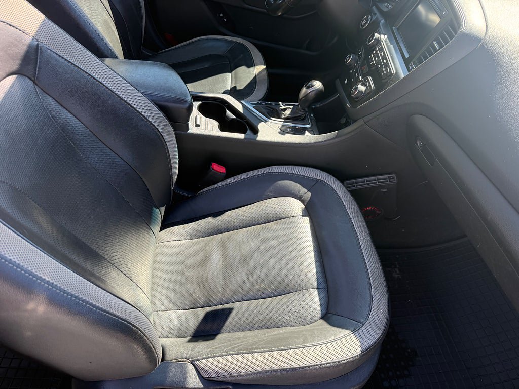 Vehicle Image 14