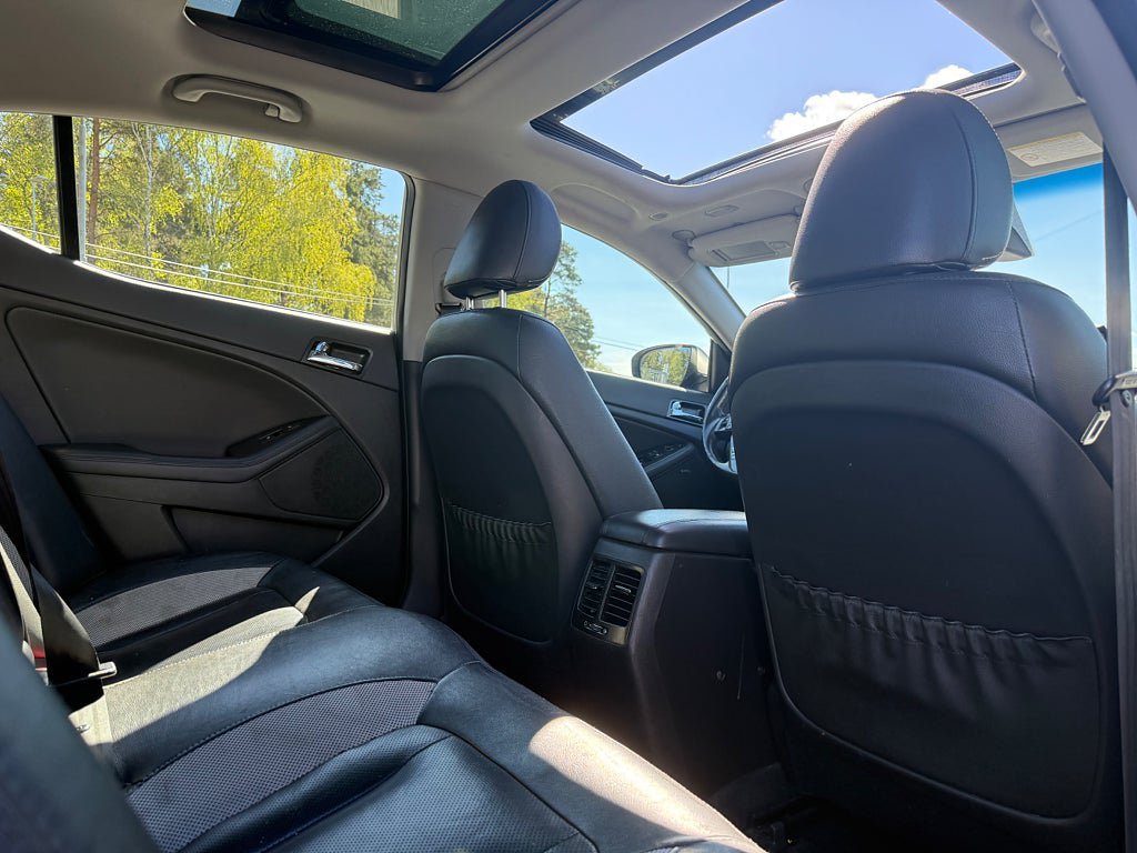 Vehicle Image 15