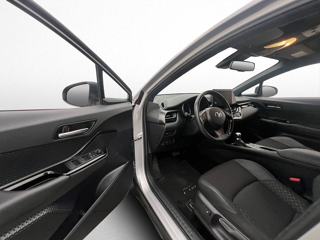 Vehicle Image 11