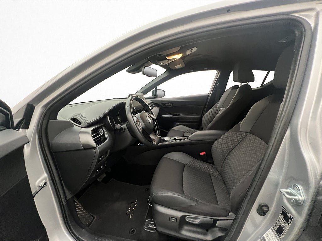 Vehicle Image 12