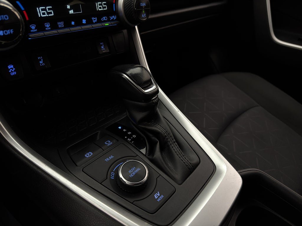 Vehicle Image 21
