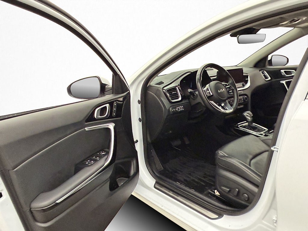 Vehicle Image 11