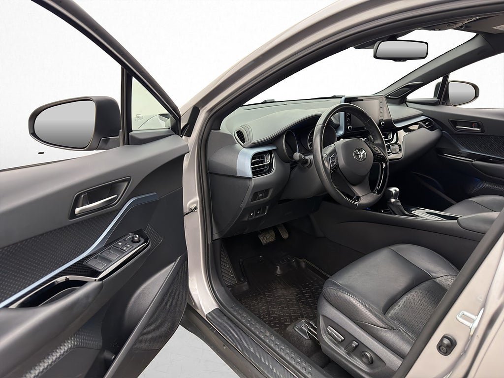 Vehicle Image 11