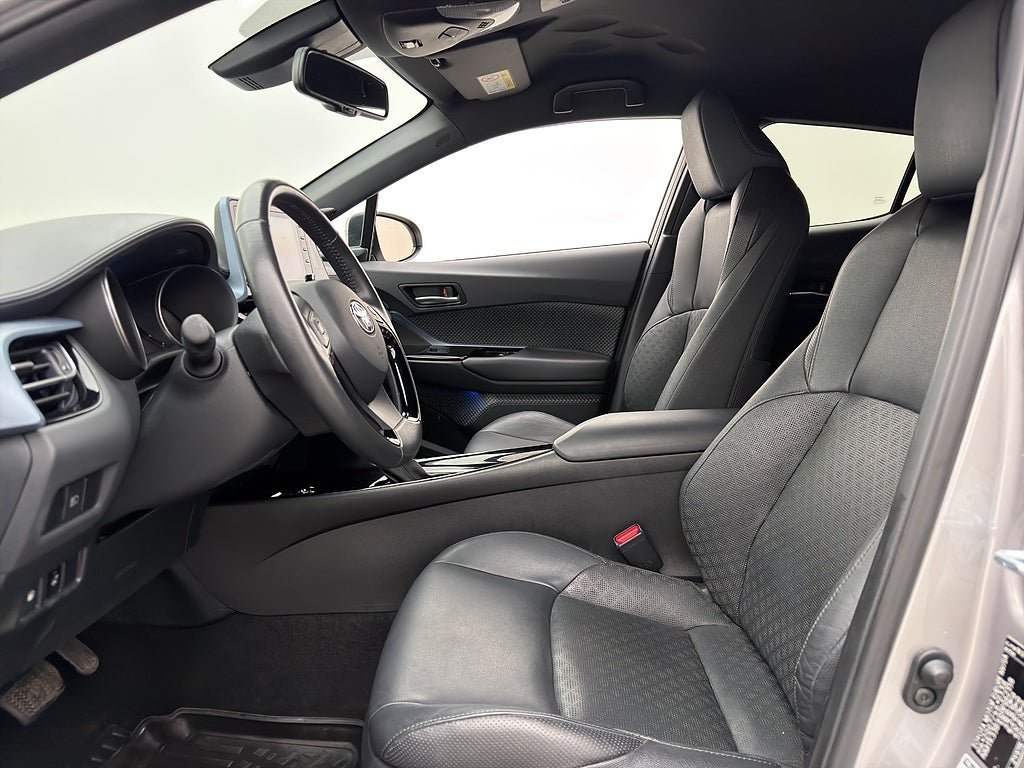 Vehicle Image 12