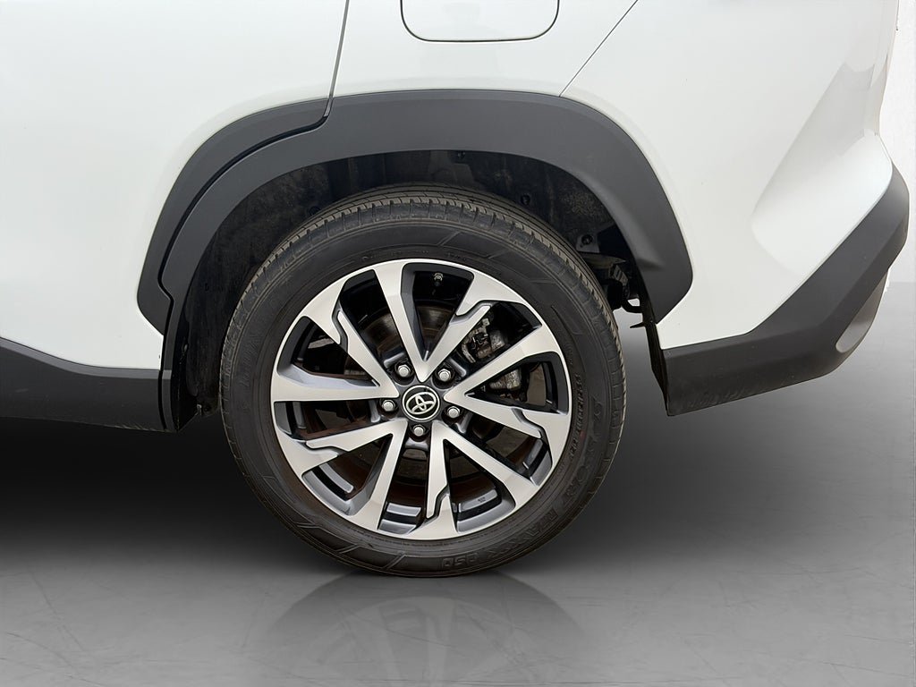 Vehicle Image 30