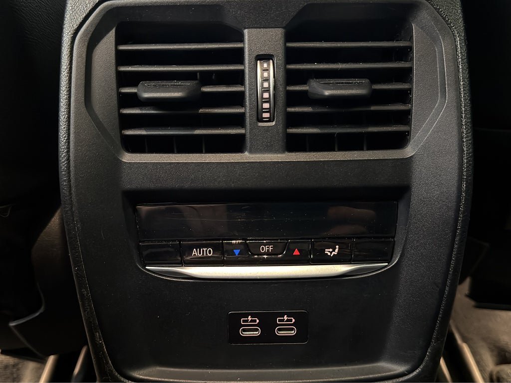 Vehicle Image 28