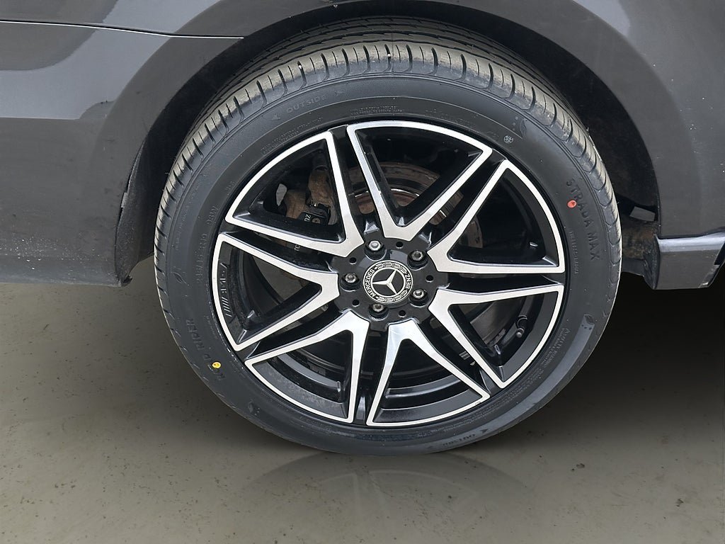Vehicle Image 37