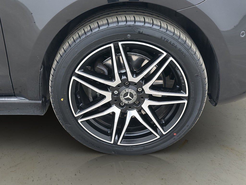 Vehicle Image 38
