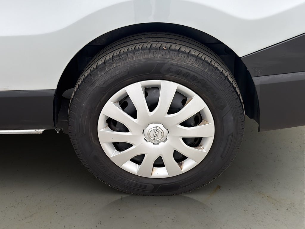 Vehicle Image 25