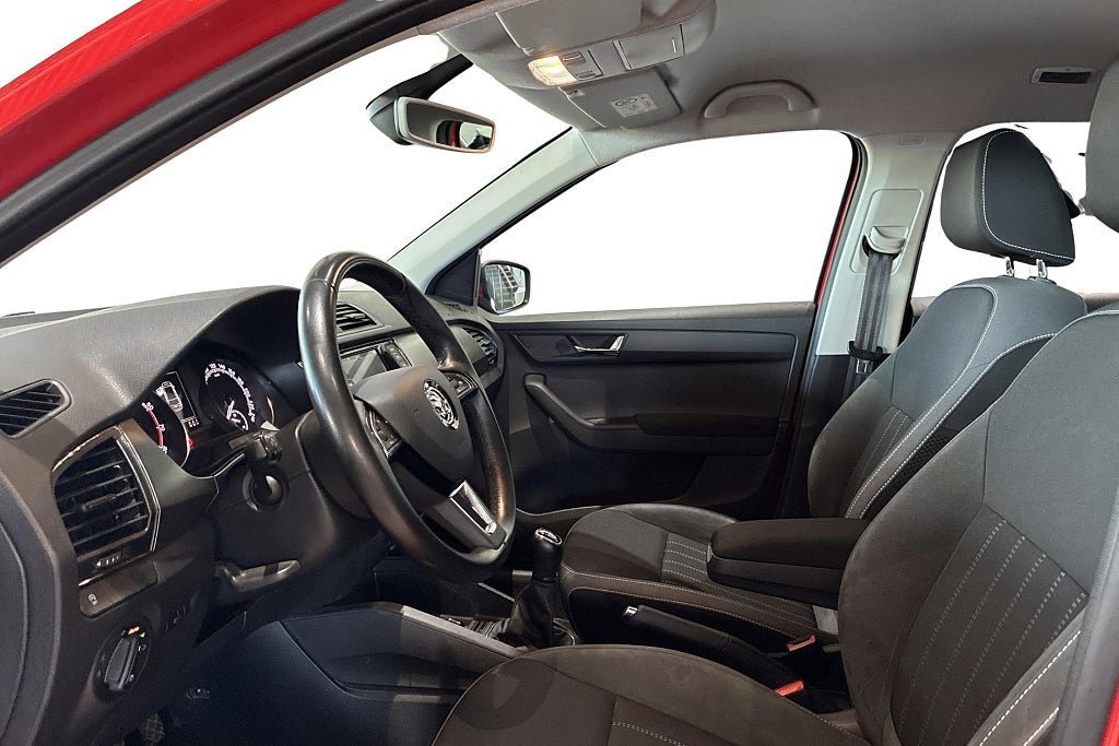 Vehicle Image 12