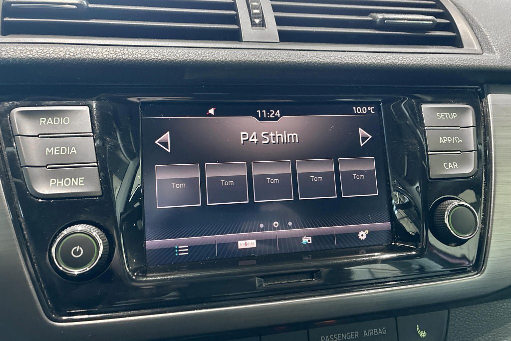 Vehicle Image 24