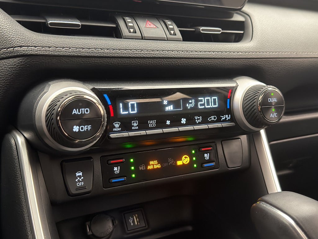 Vehicle Image 19