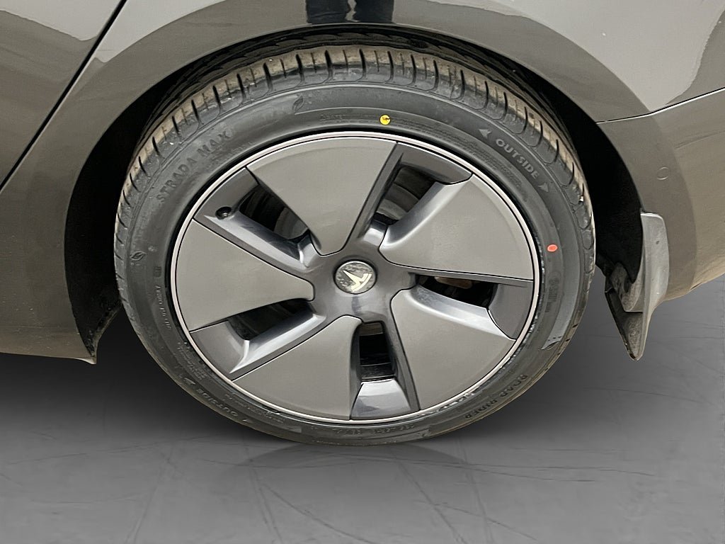 Vehicle Image 24
