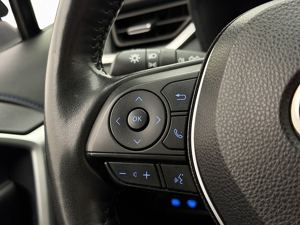Vehicle Image 24