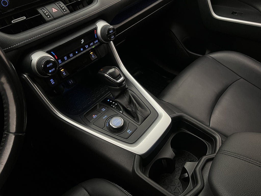 Vehicle Image 22