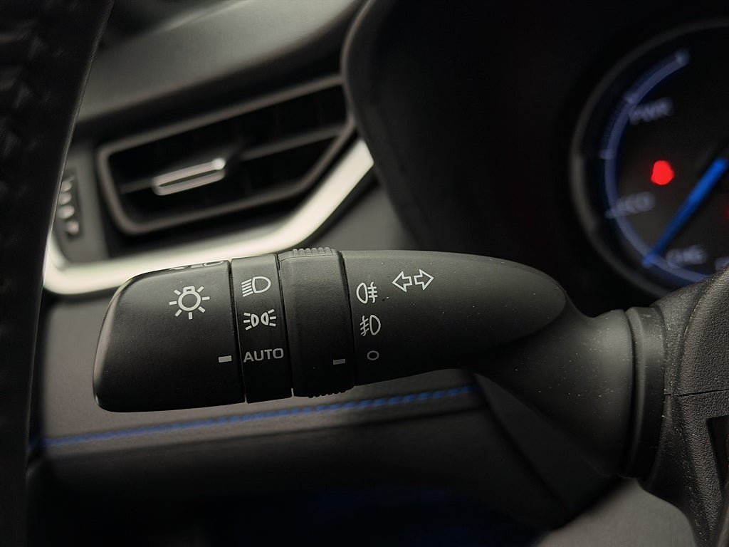 Vehicle Image 25