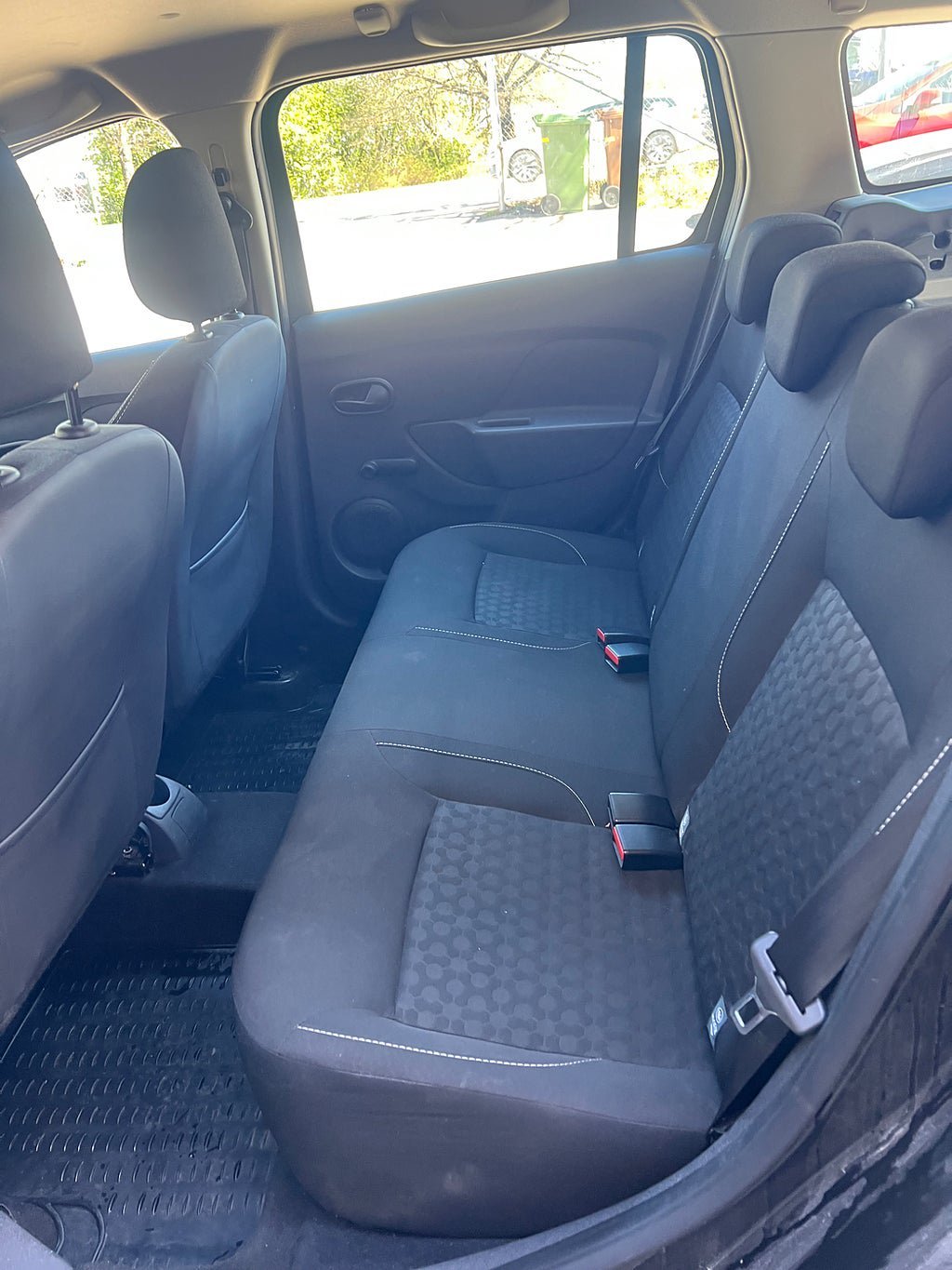 Vehicle Image 8